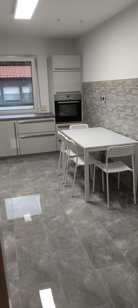 geräumige 4 Zimmer Wohnung mit Balkon - 4