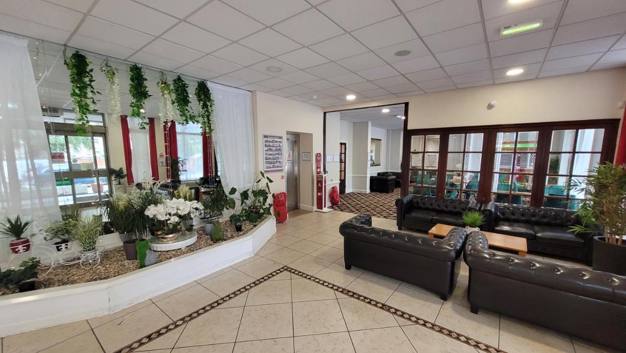 Photo - Heathlands Hotel