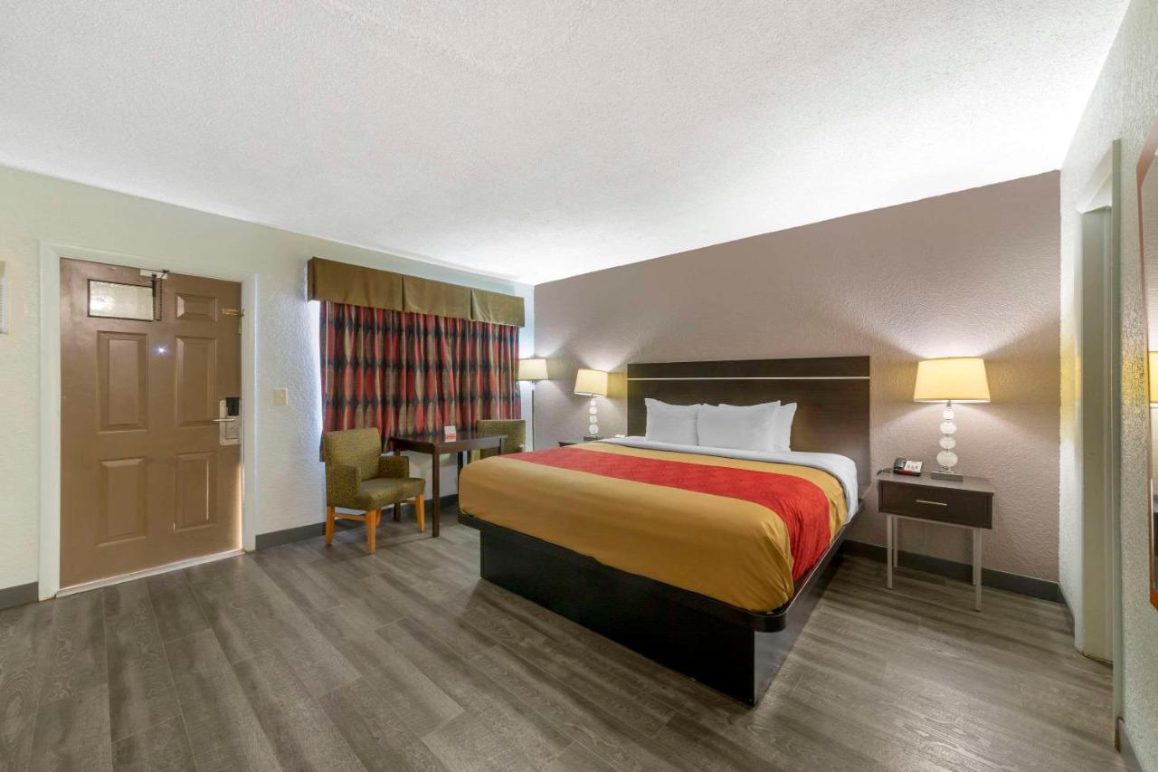 Fort Lauderdale Gardens Inn & Suites photo 4