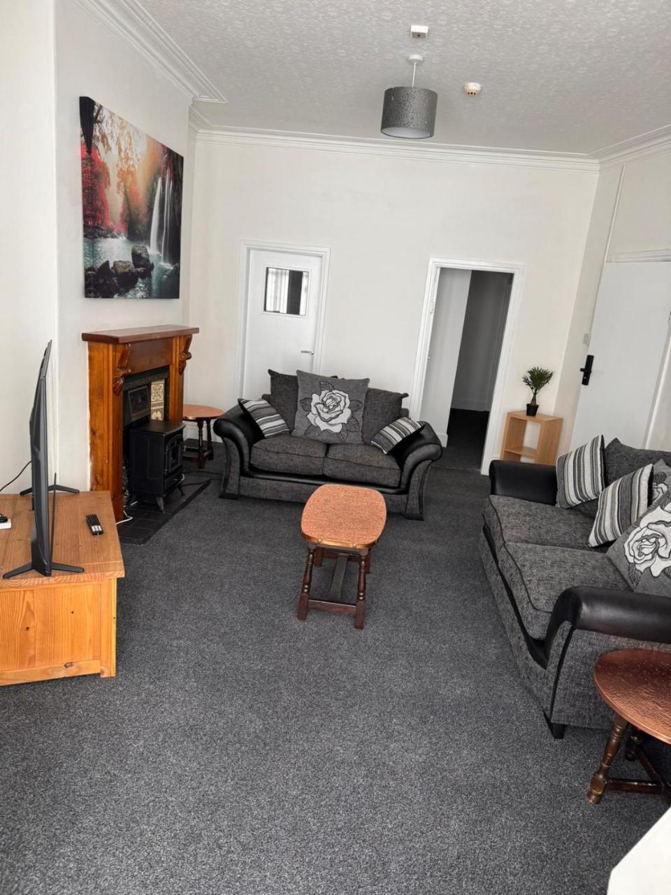 Pinnacle Hotel & Suites formerly Jean Martyn Hotel Near Central Blackpool, Near Beach & Attractions photo 4