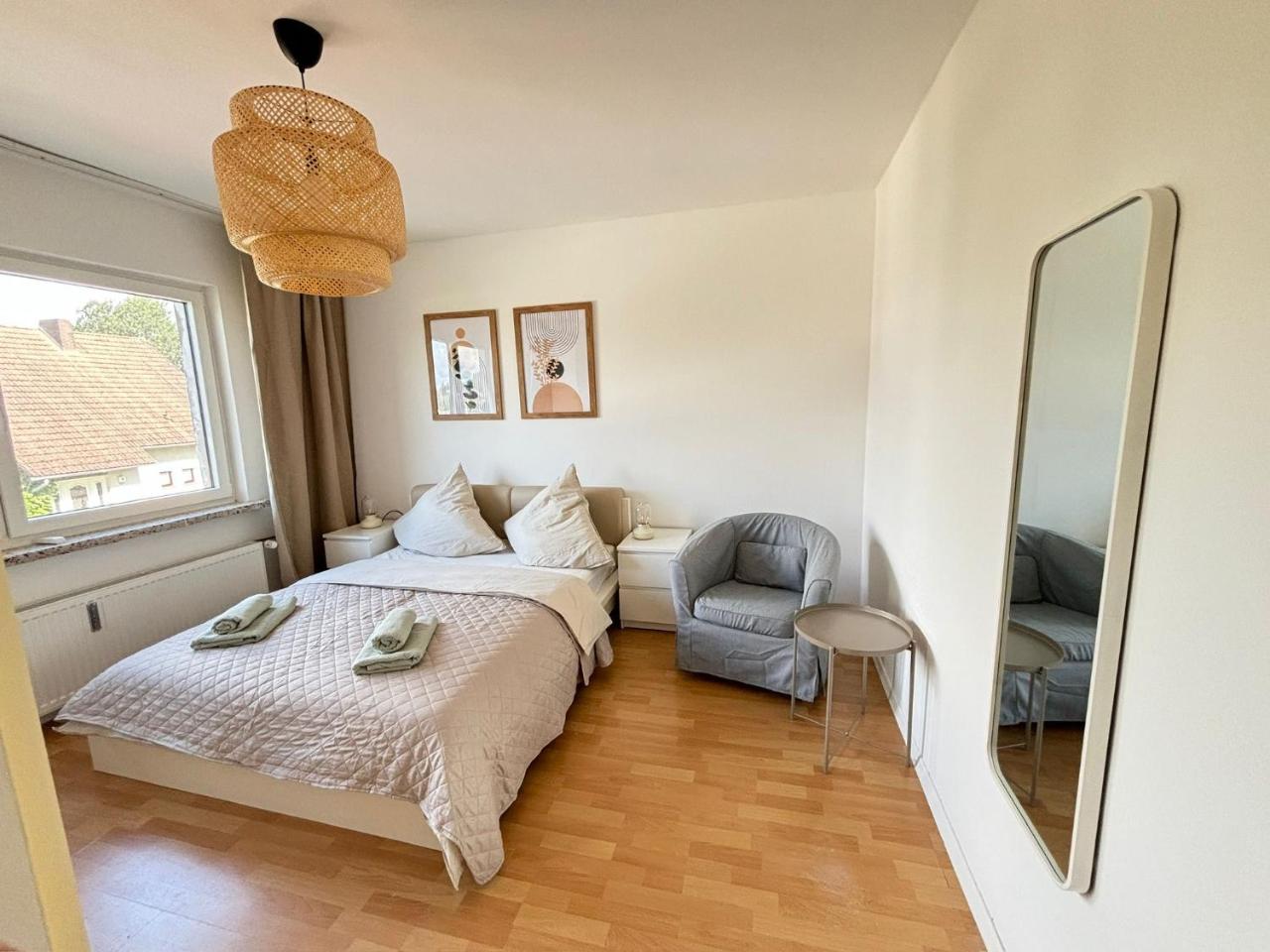 110qm- 4 Rooms - free private parking- free fast WIFI - Kitchen - near Wood- A Part Time Home - 2