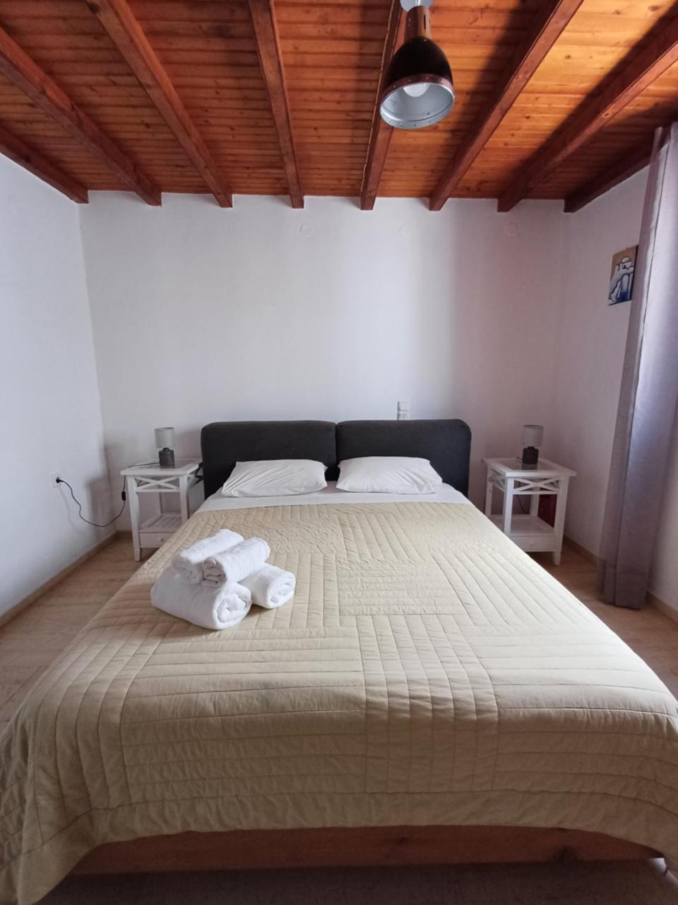 Manos Rooms - 4