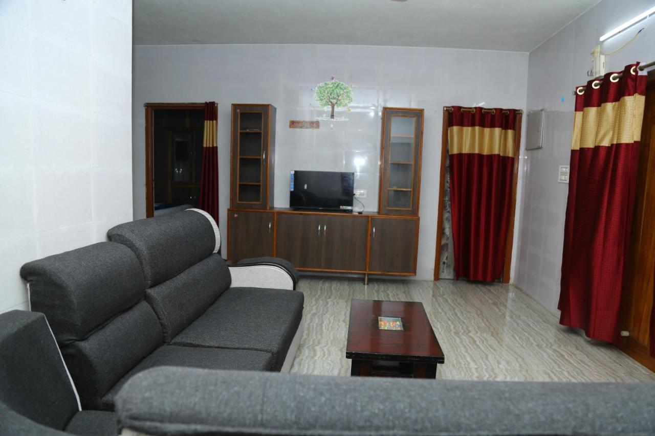 HB'S Nest HOMESTAY SPACIOUS 2BHK HILL VIEW APPARTMENT photo 2