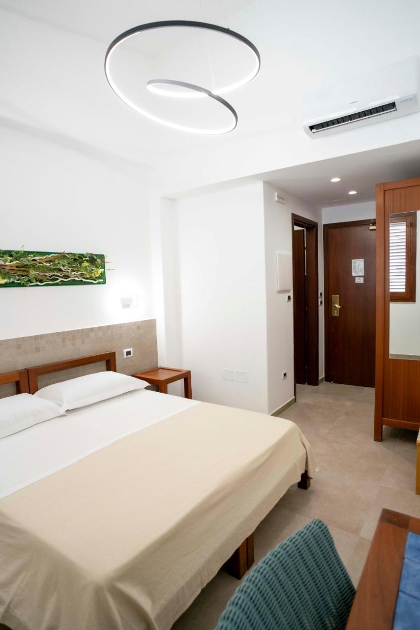 Petit Hotel photo 2