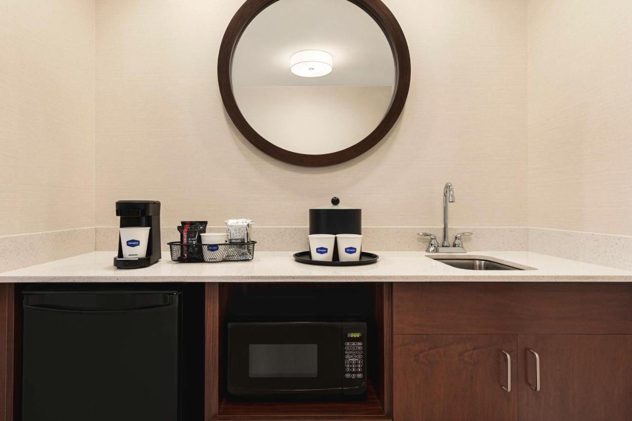 Hampton Inn & Suites Pittsburgh/Waterfront-West Homestead photo 3