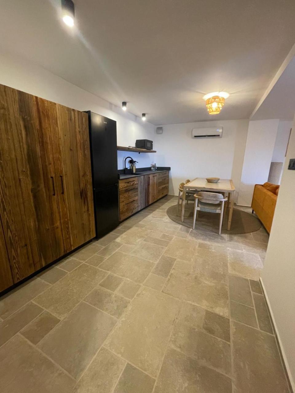 Sea Sage Suites - 3