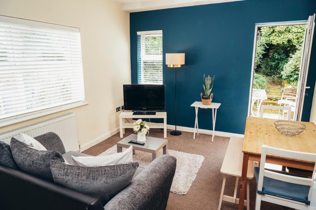 Large Apartments next to East Midlands Airport with Free Gated Parking! - 5