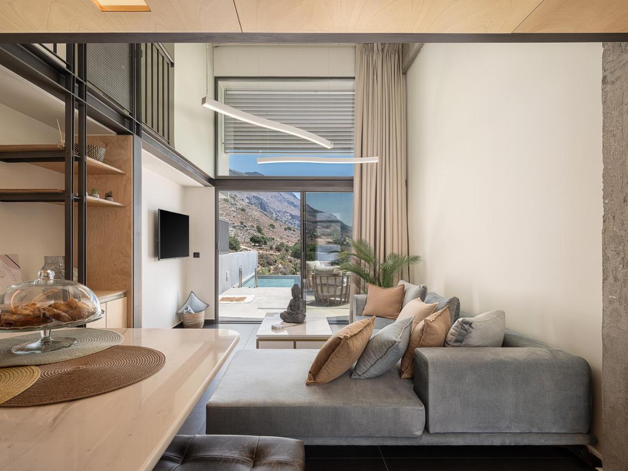 Nature's Den Luxury Suites with Private Pools - 3