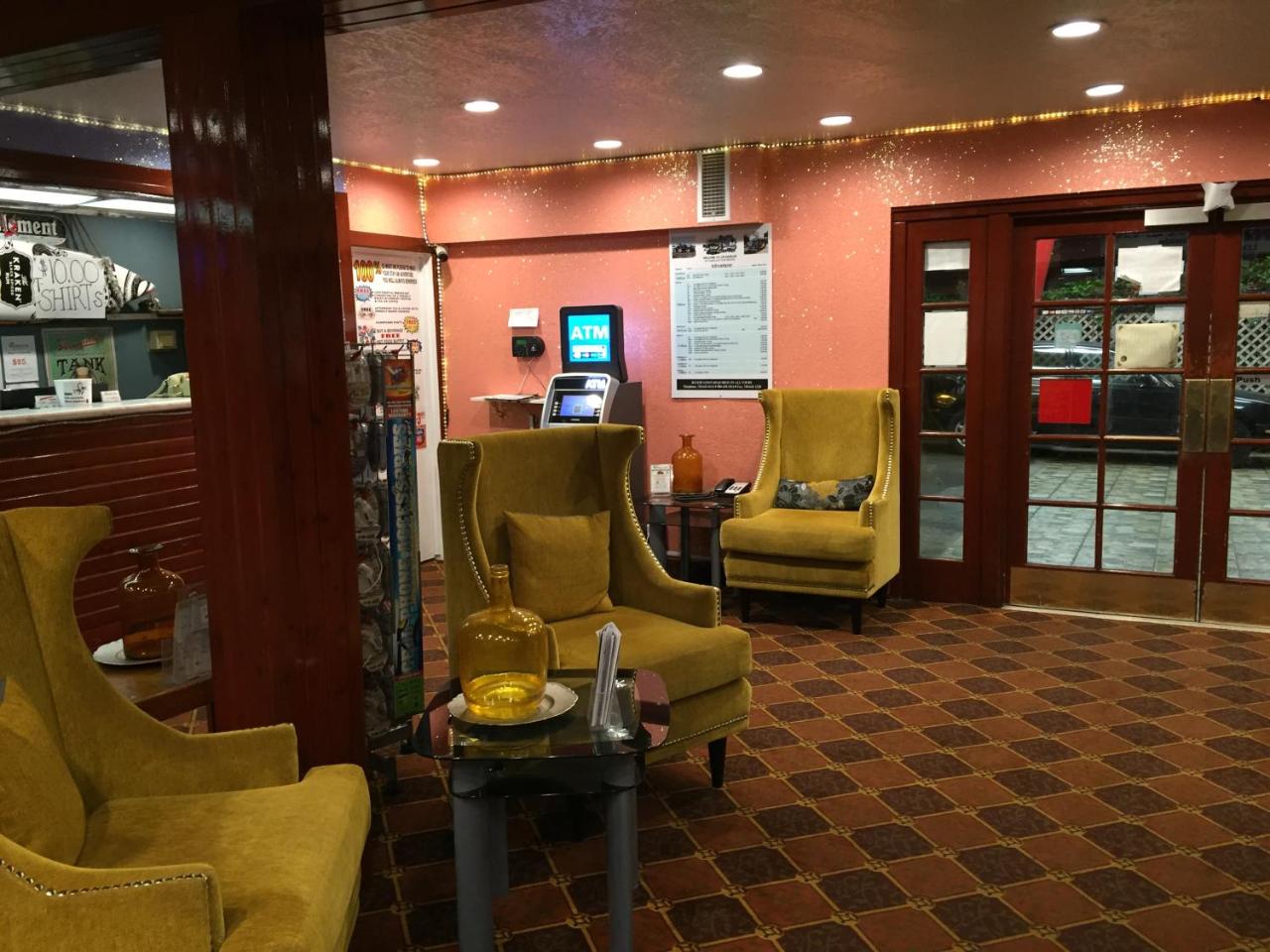 Tradewinds Airport Hotel photo 2
