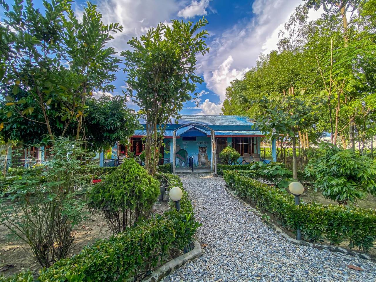 Hotel Tiger's Den - Peace Homestay -"an authentic exciting adventurous park safari arranger"