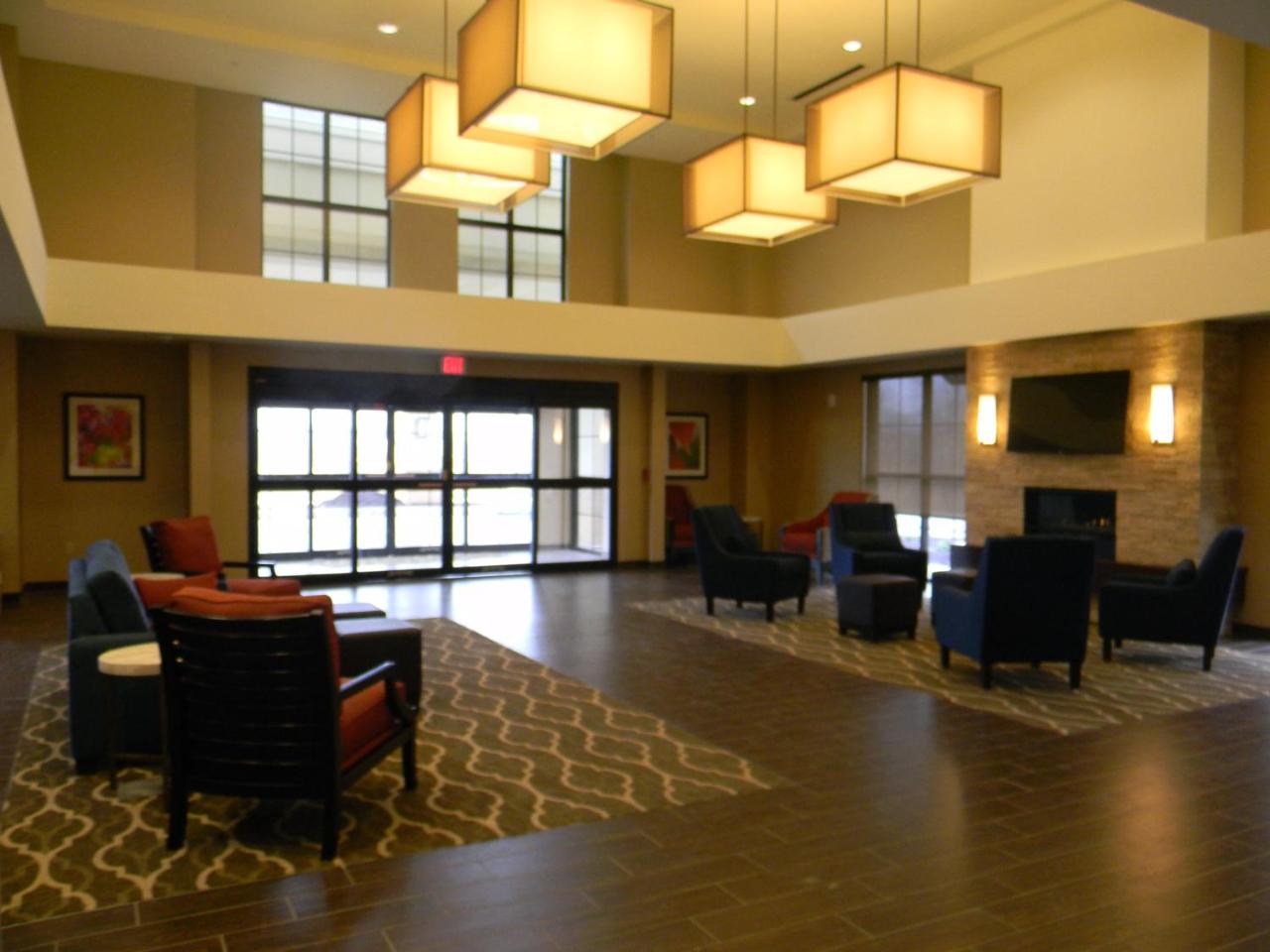 Comfort Suites Youngstown North photo 4