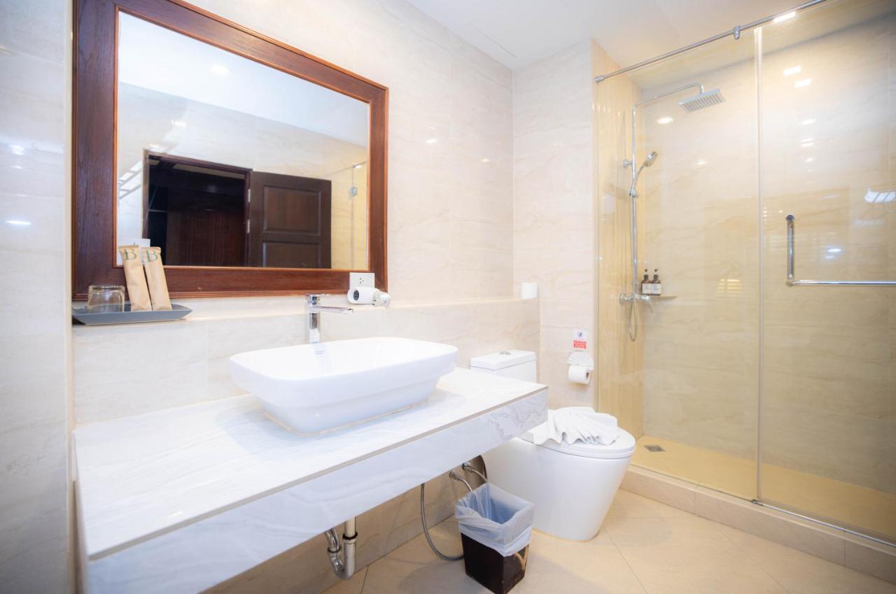 Baumanburi Hotel Patong photo 2