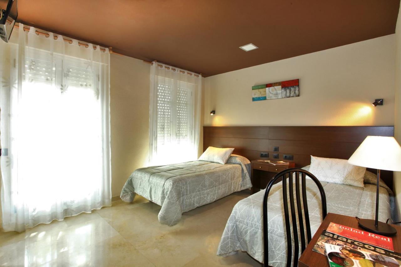 Hotel Navarro photo 2