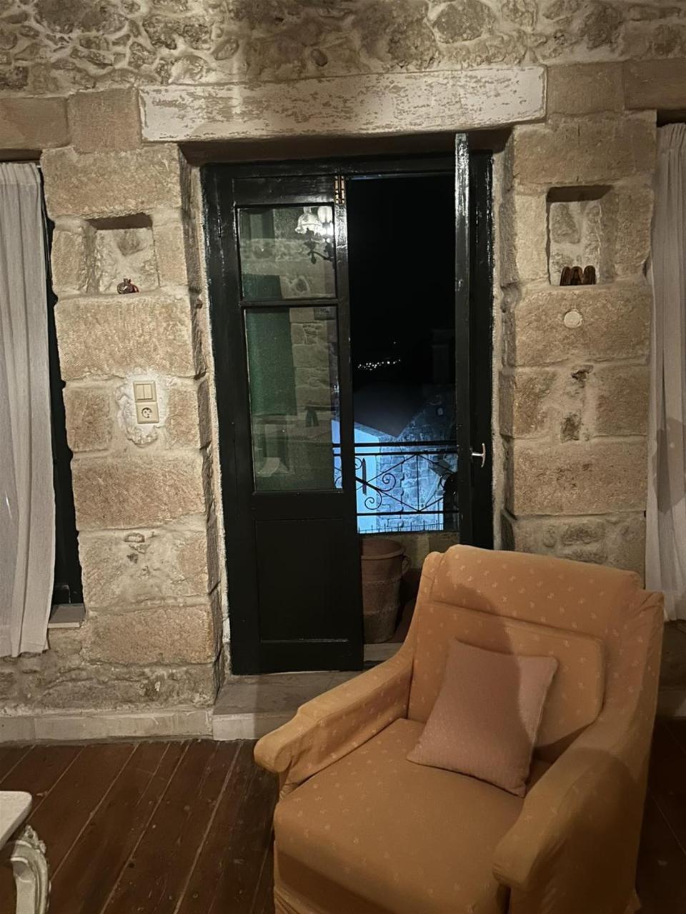 Venerato Traditional Villa - 4