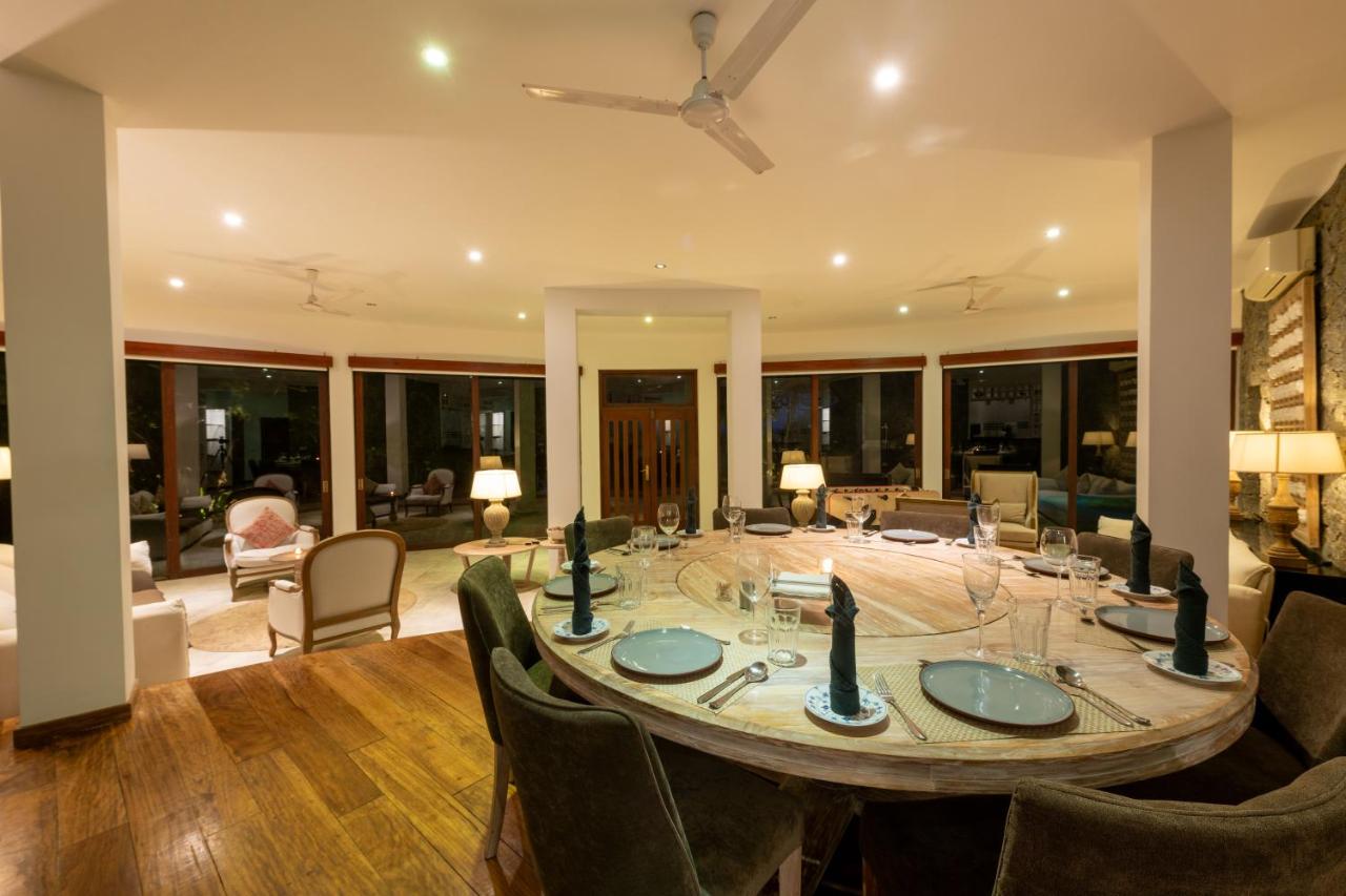 Villa Thuya - 3 Bedroom Oceanfront Villa with Pool photo 4