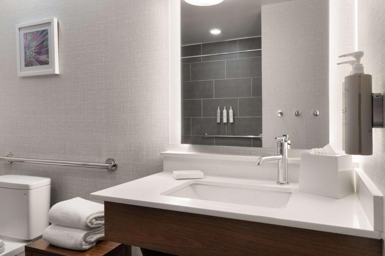 Hampton Inn by Hilton Spring Lake Fayetteville photo 2
