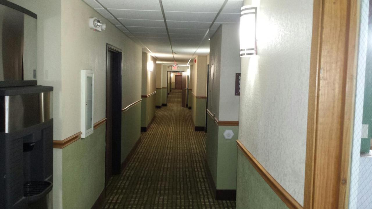 Park Inn by Radisson, Ames photo 2
