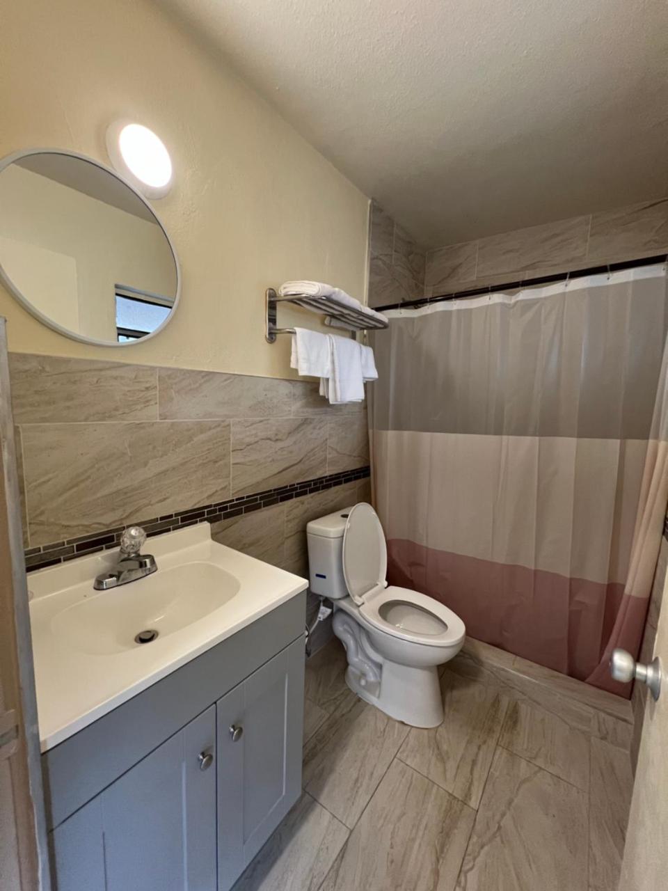 Budget Inn photo 4