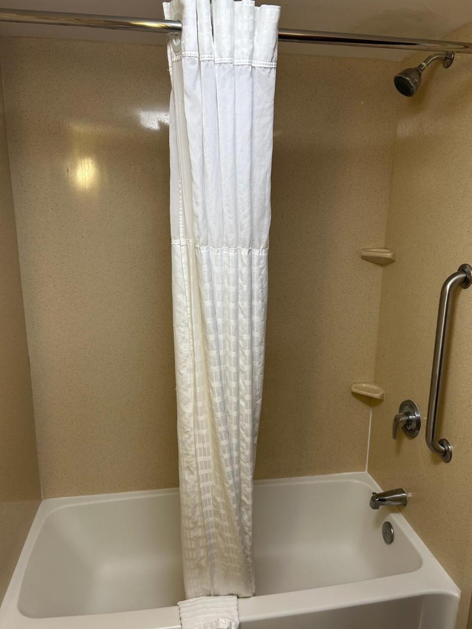 Comfort Suites Palm Bay - Melbourne photo 2