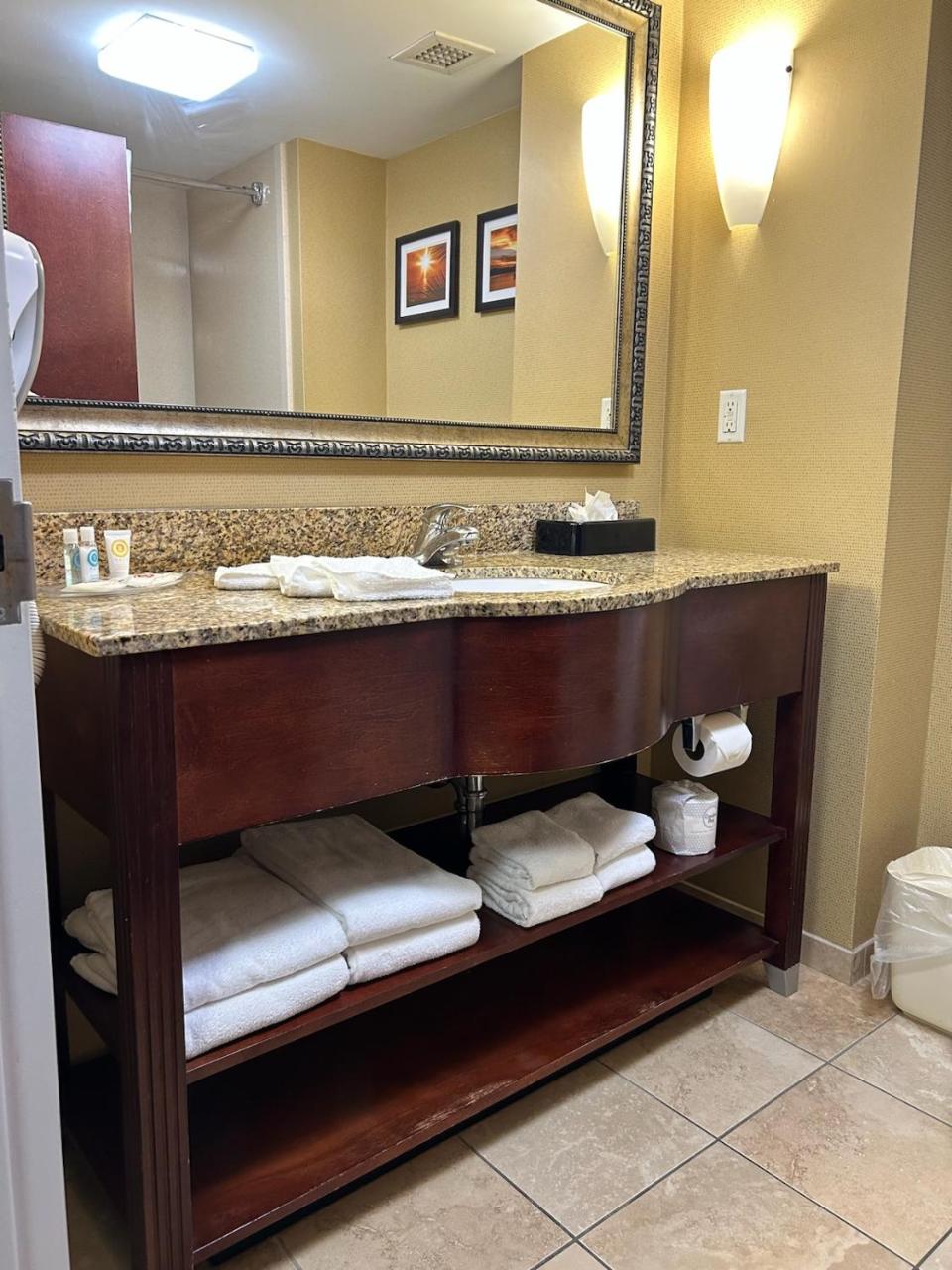Comfort Suites Palm Bay - Melbourne photo 3