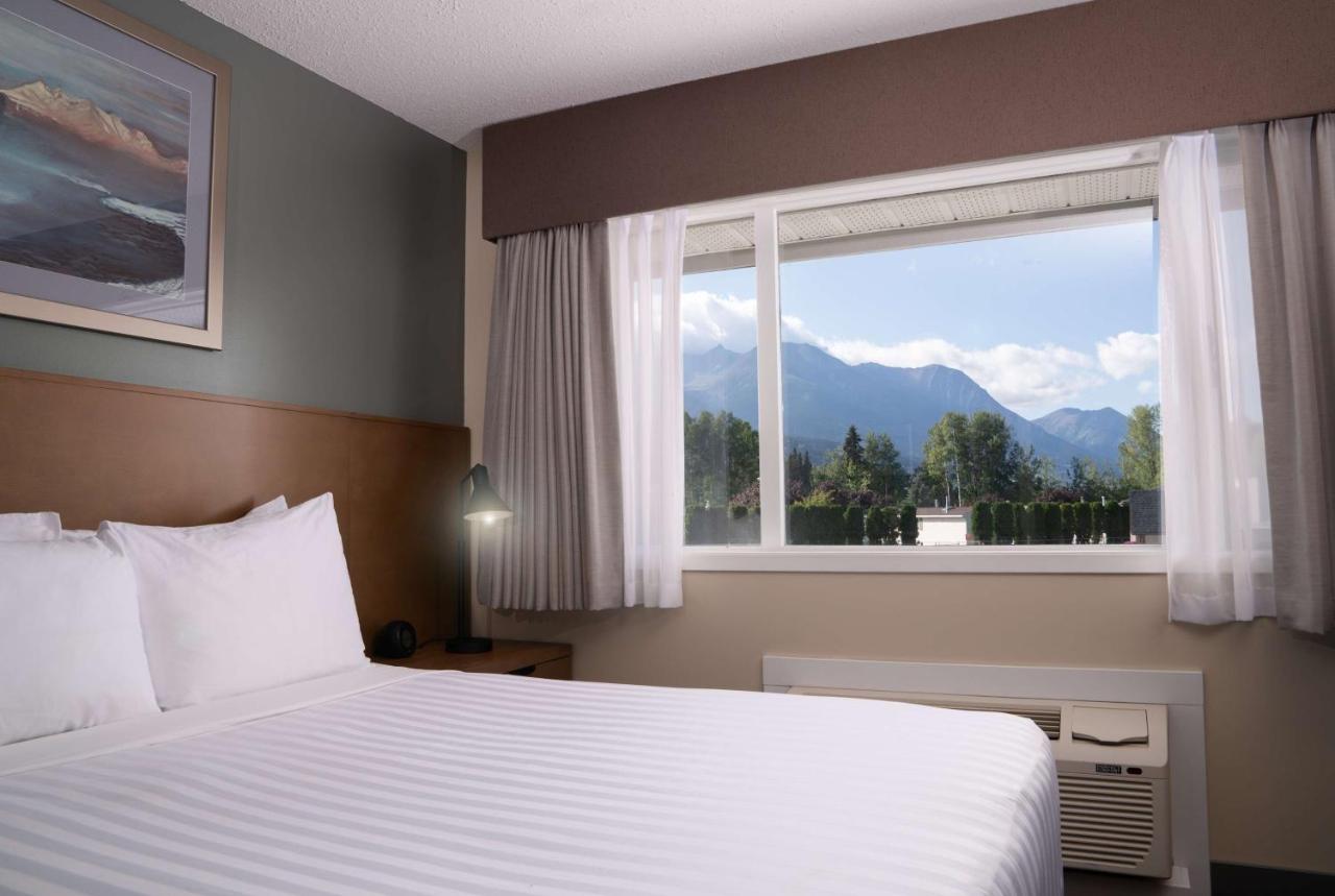 Prestige Hudson Bay Lodge & Conference Centre, WorldHotels photo 4