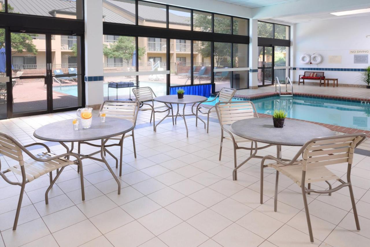 Courtyard by Marriott Dallas Las Colinas