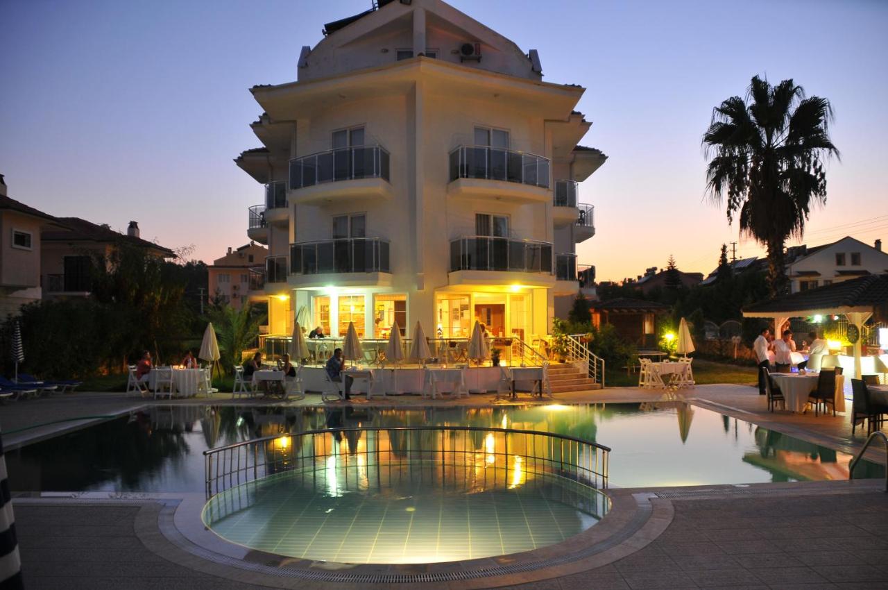 Nevada Hotel & Spa photo 2