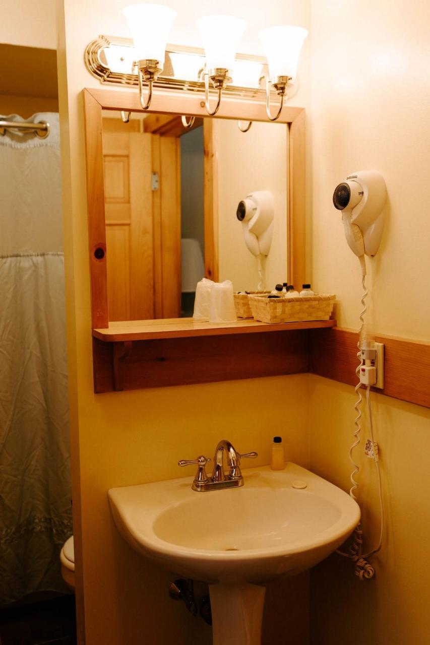 Snowvillage Inn photo 4