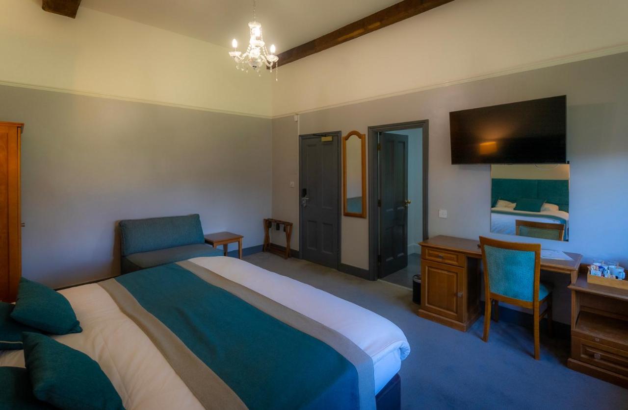 Thornbury Lodge - 3