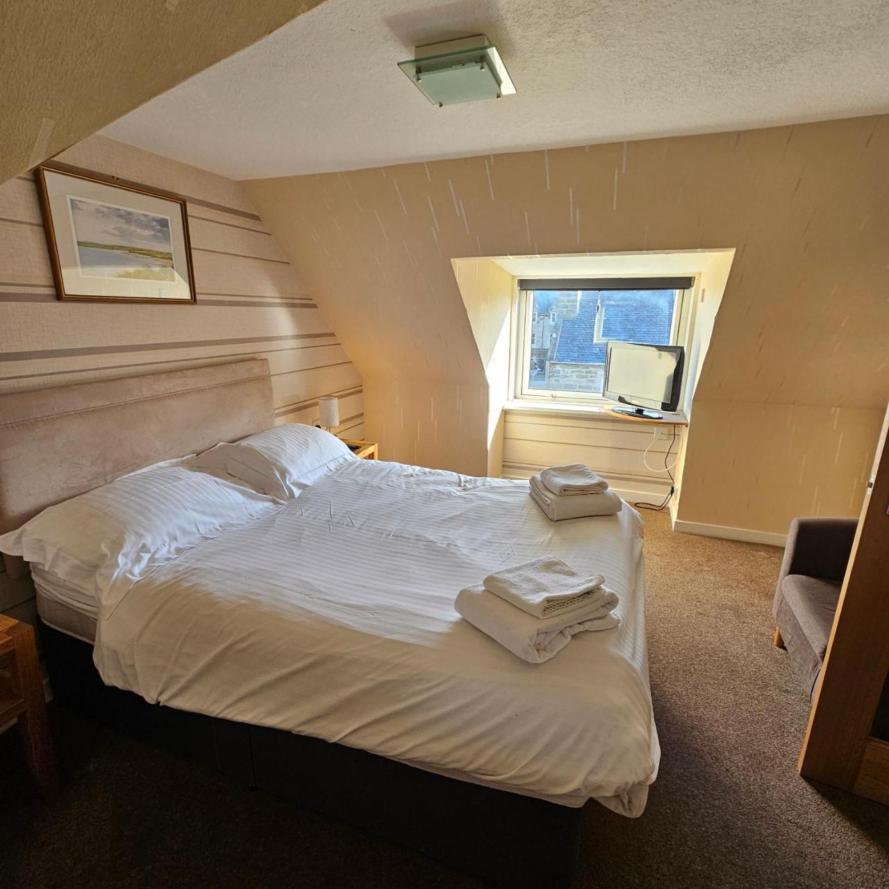 Commercial hotel photo 3