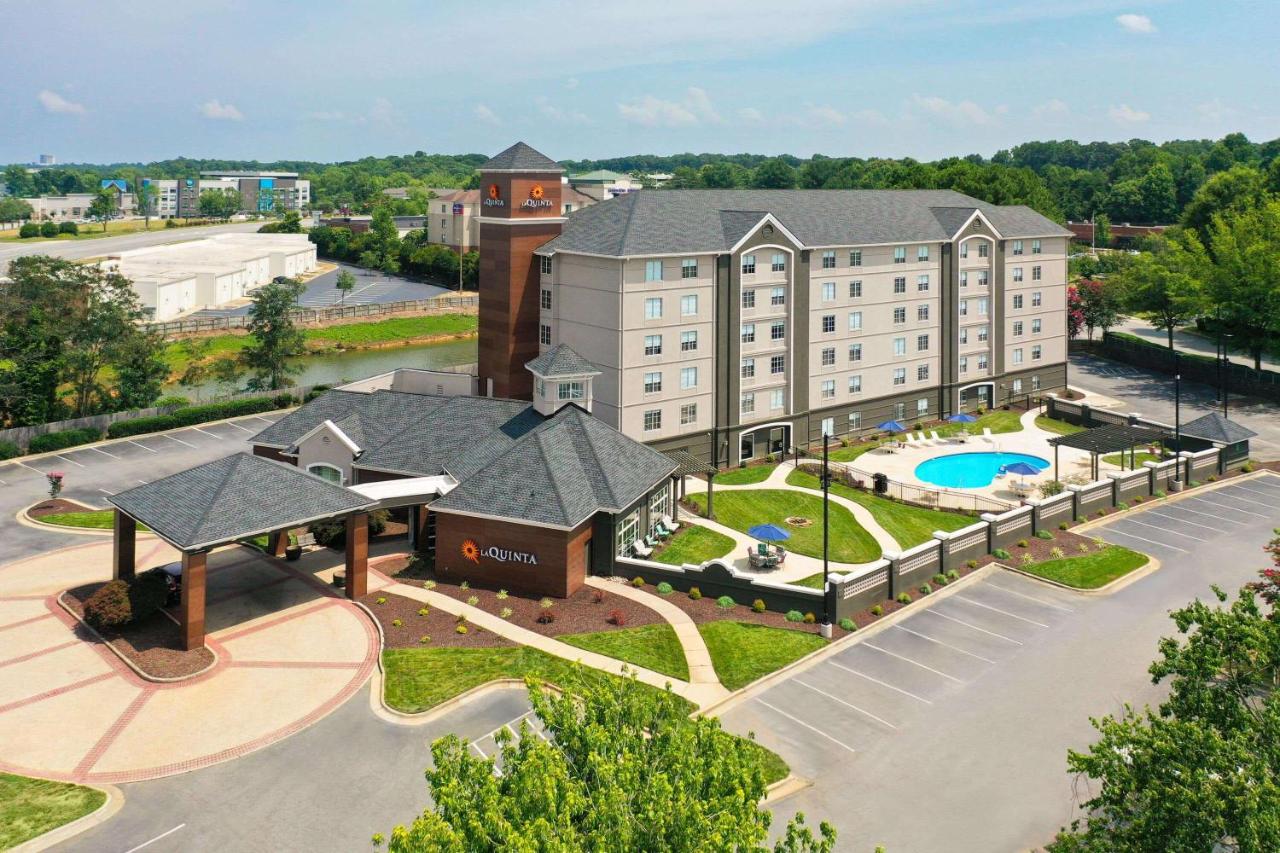 La Quinta Inn & Suites by Wyndham Greensboro - Highpoint