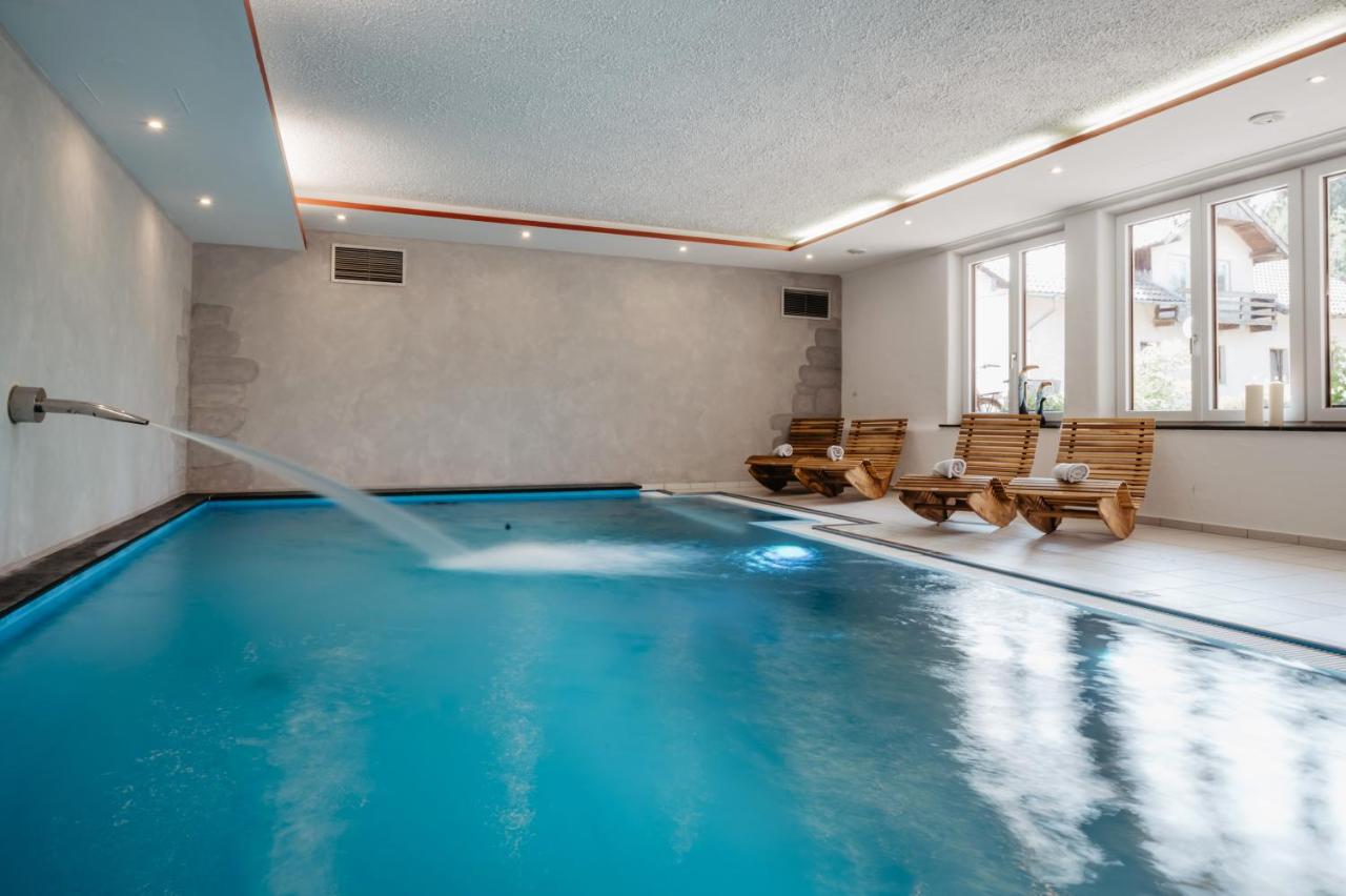 Landhotel Neuhof photo 3