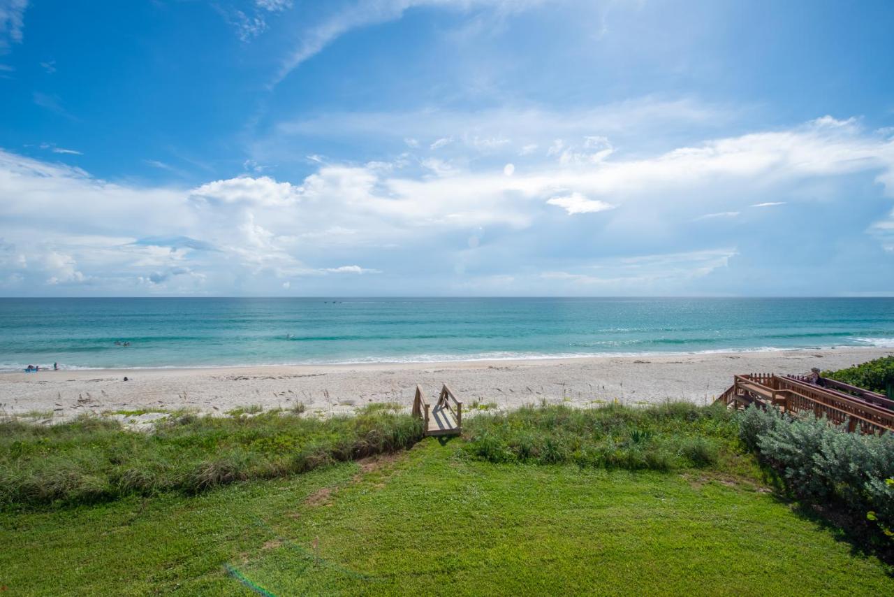 Oceanfront 4-bed Designer Villa with private pool - 2