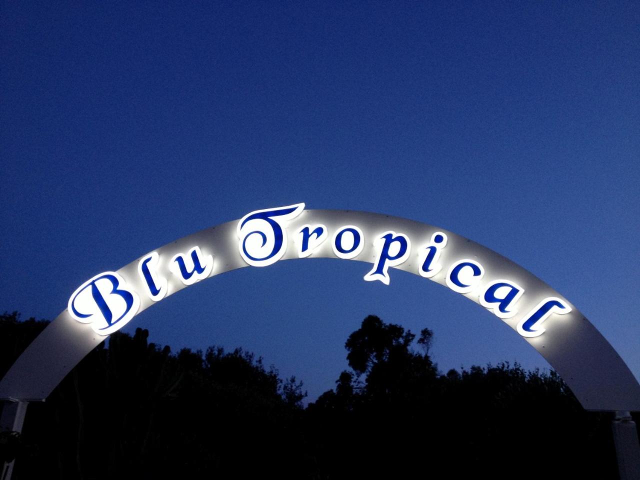 Blu Tropical Resort photo 2