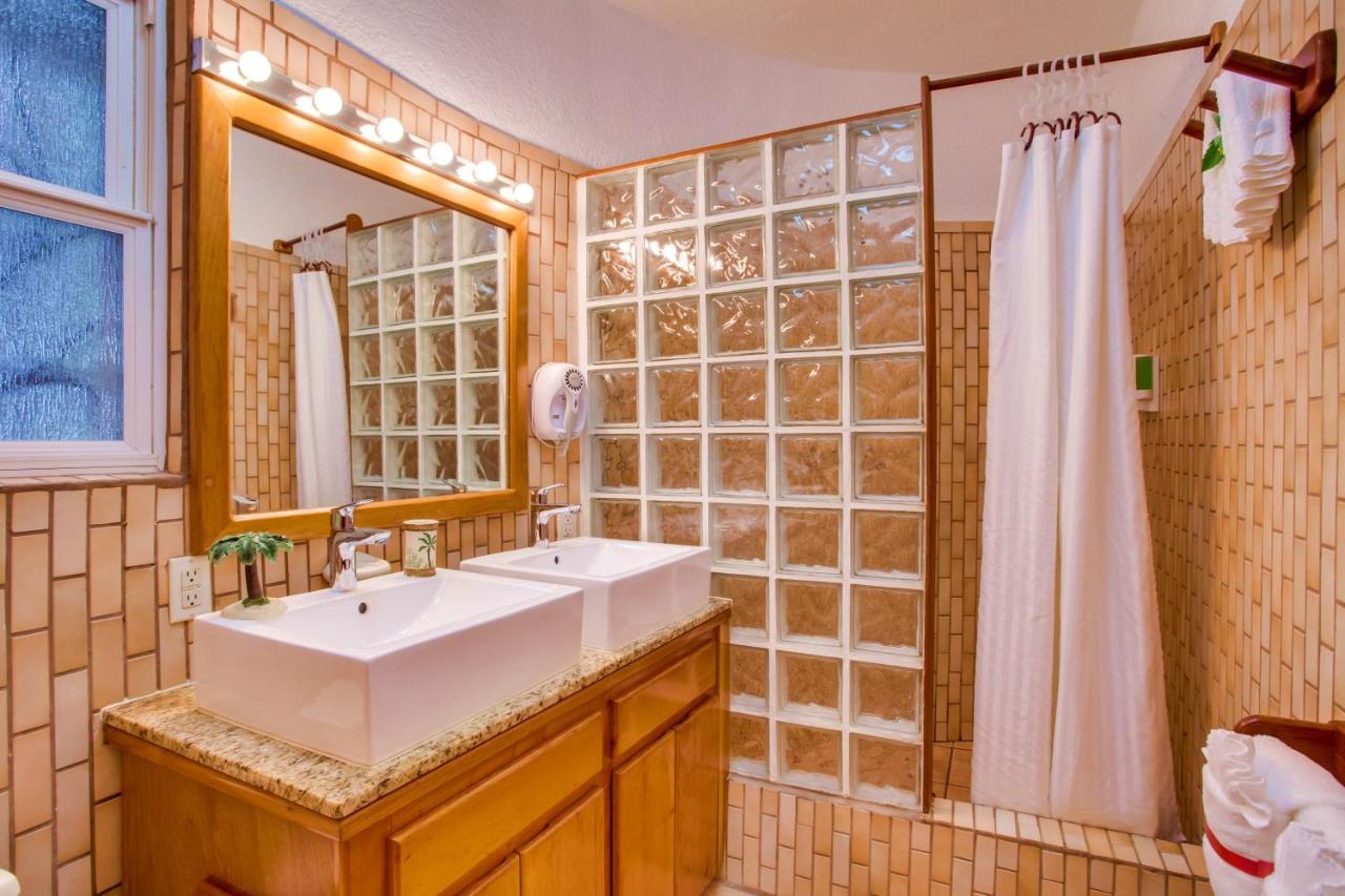 Xanadu Island Resort photo 2