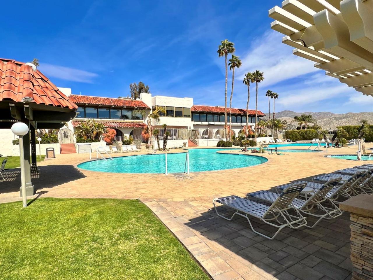 The Inn at Mission Lakes