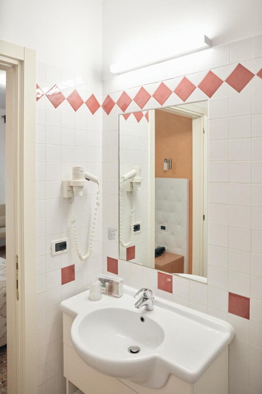 Hotel Roma photo 2