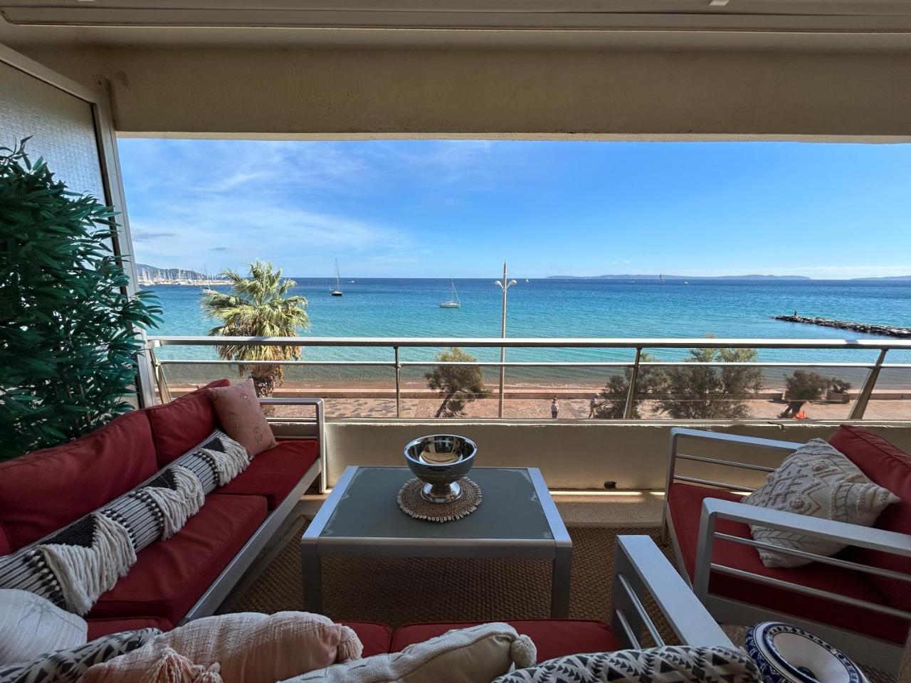 Premium Sea Front Apartment - 3