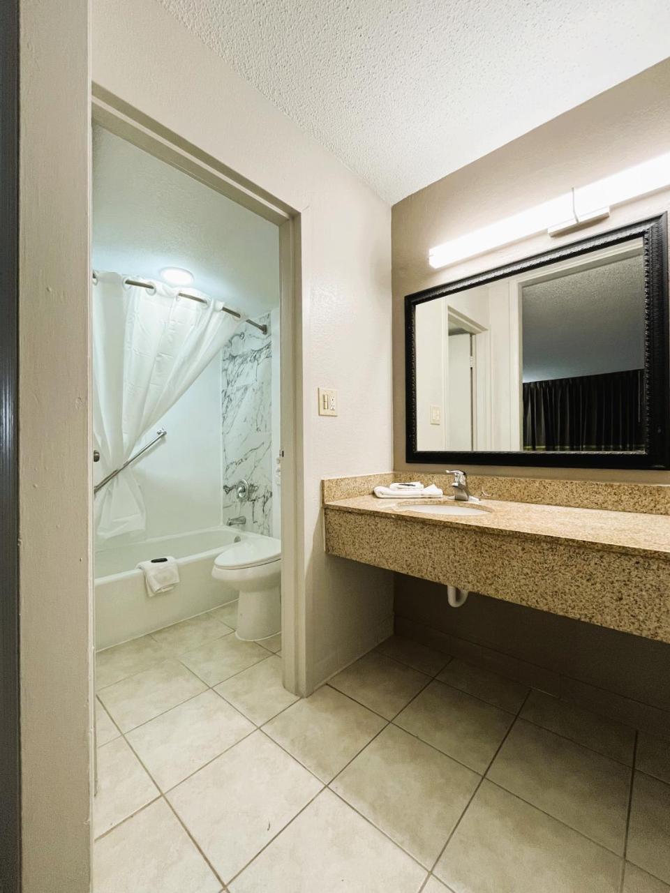 Budgetel Inn Phenix City - Columbus Near Fort Benning photo 2