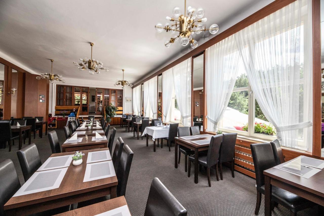 Parkhotel Skalní město photo 4