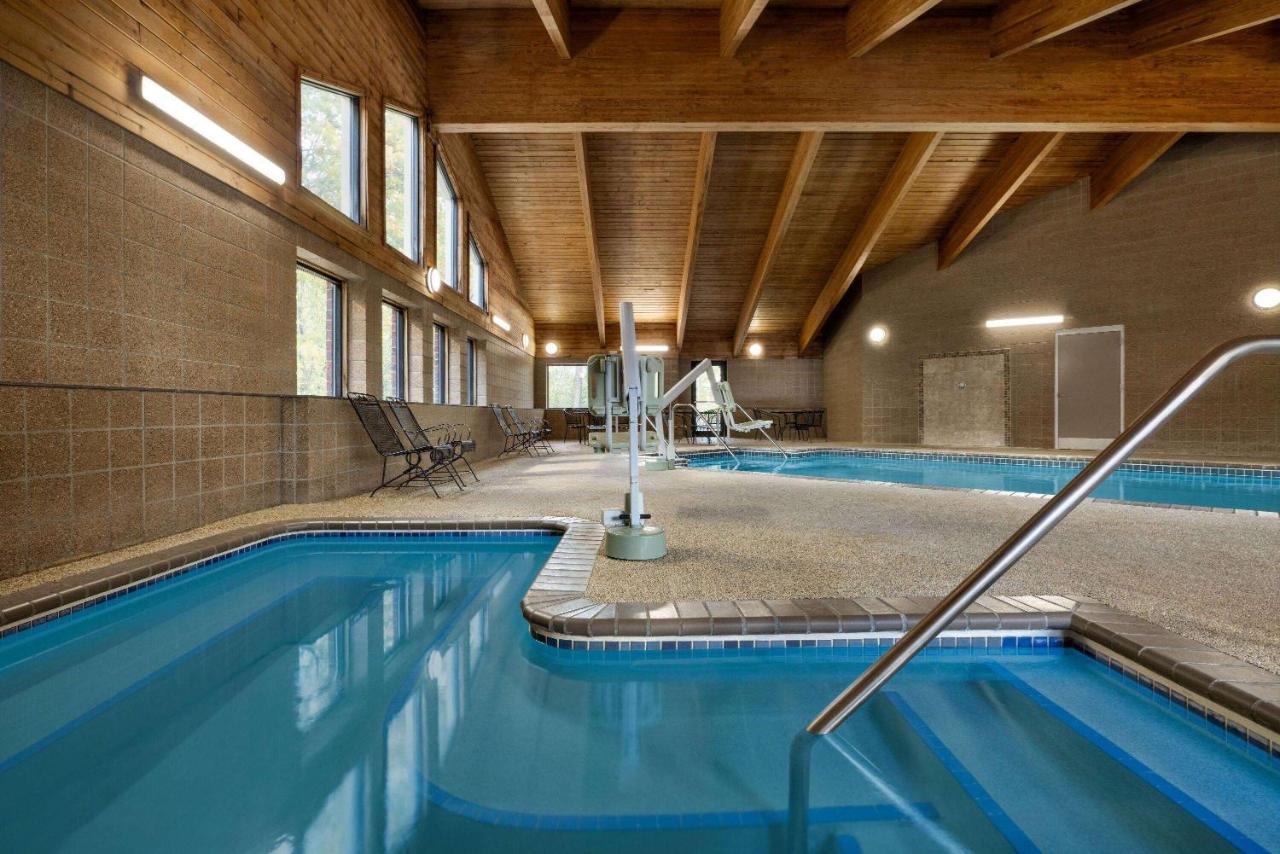AmericInn by Wyndham Inver Grove Heights Minneapolis photo 2