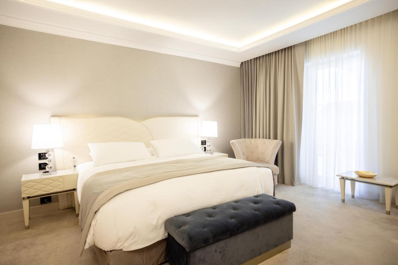 Tresor Le Palais Timisoara, Curio Collection by Hilton