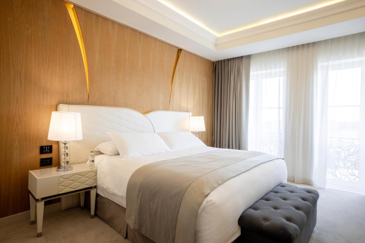 Tresor Le Palais Timisoara, Curio Collection by Hilton
