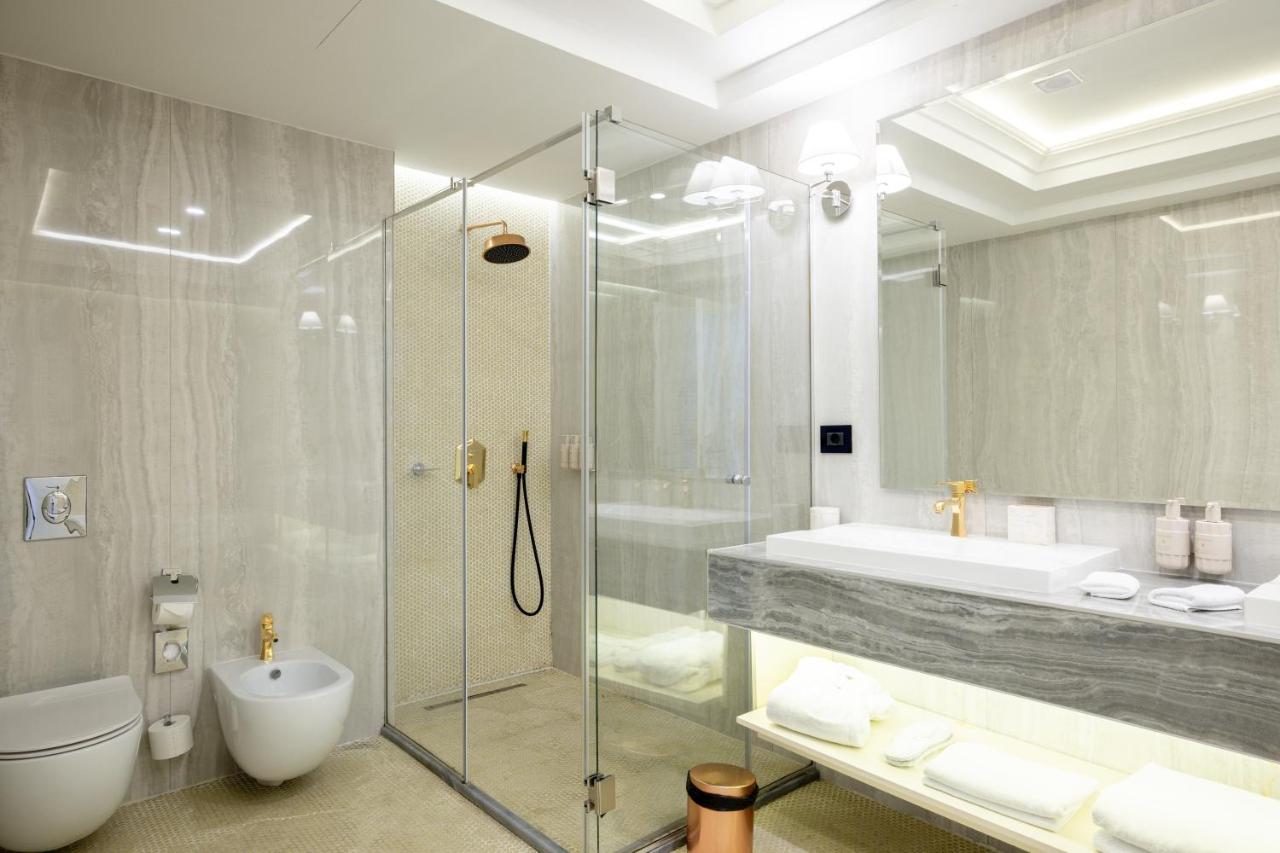 Tresor Le Palais Timisoara, Curio Collection by Hilton