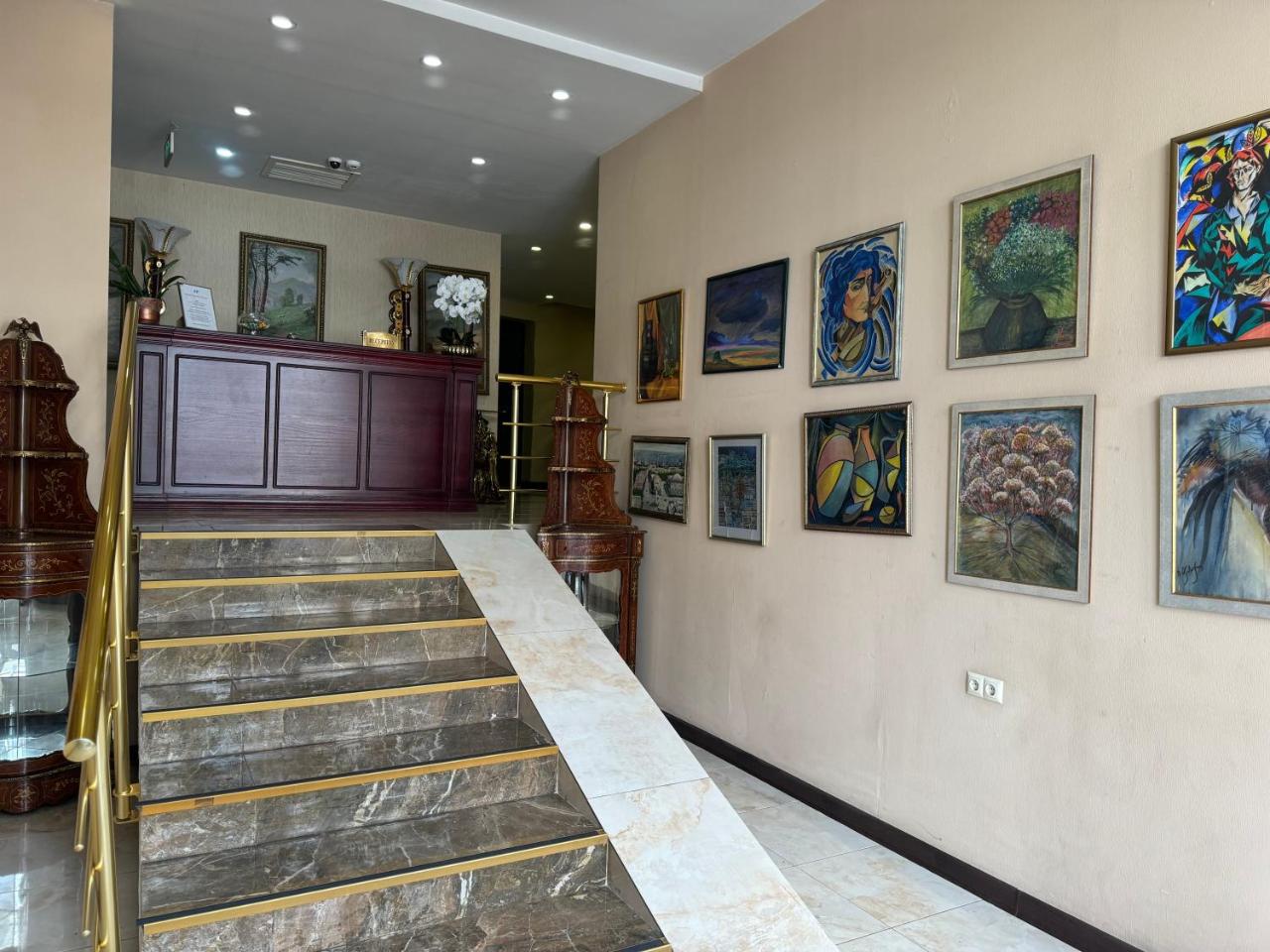 NMetechi photo 3