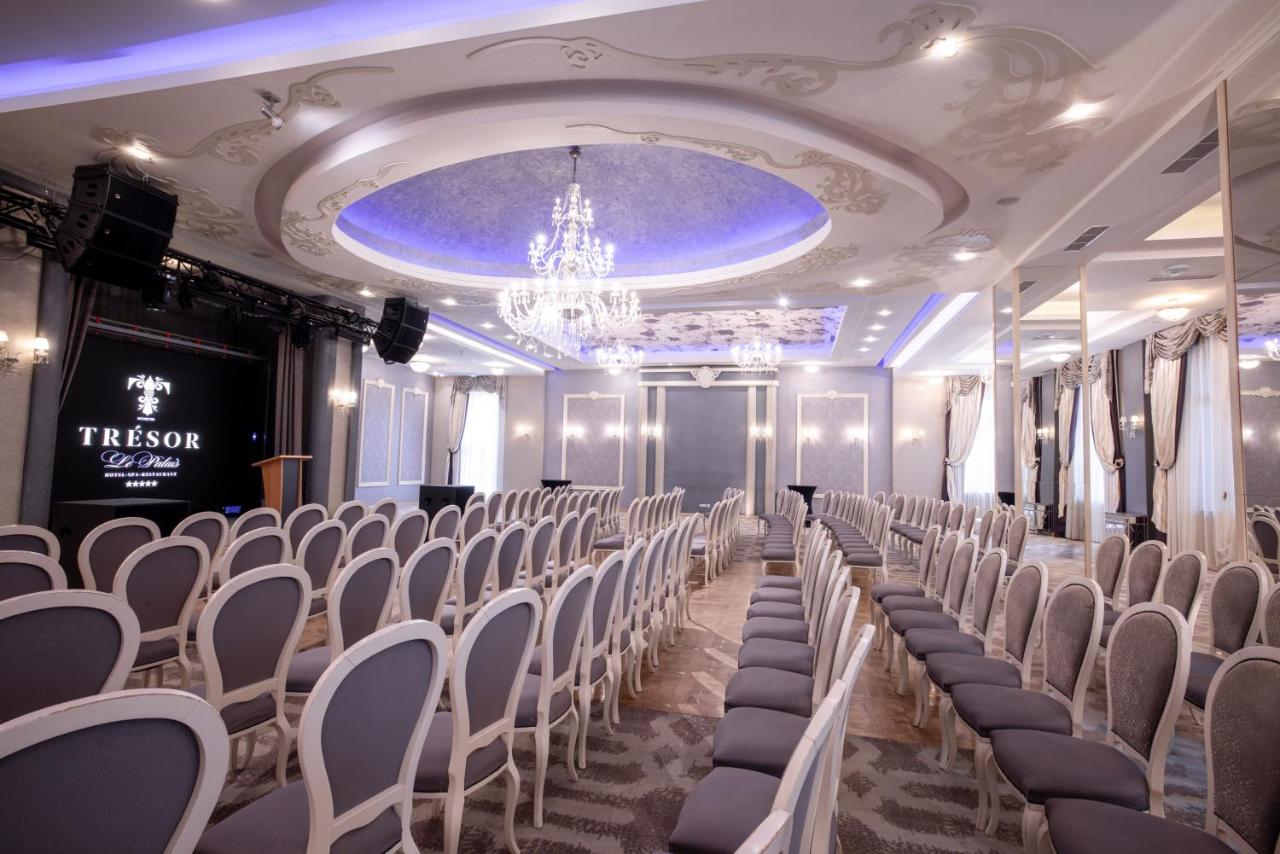 Tresor Le Palais Timisoara, Curio Collection by Hilton