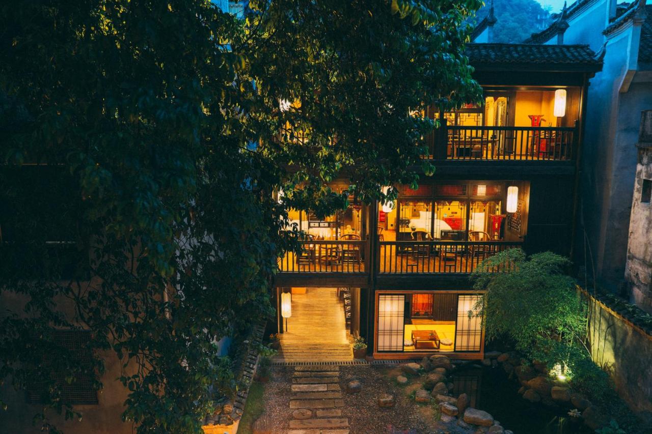 QingXi Zen Courtyard Retreat --A peaceful sanctuary blending historic charm with Zen aesthetics in the heart of the Fenghuang ancient town photo 4