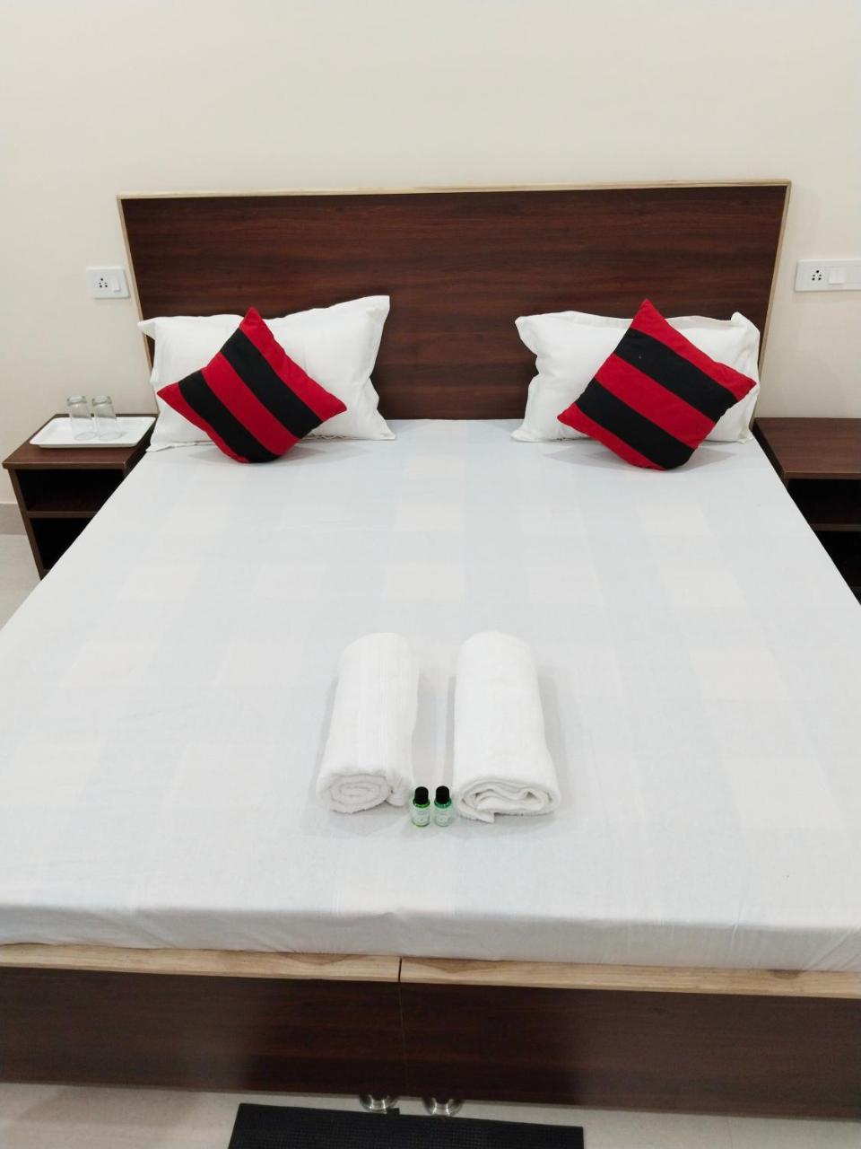 Airport Luxury Nature Homestay- Near Jolly Grant Airport Dehradun photo 2