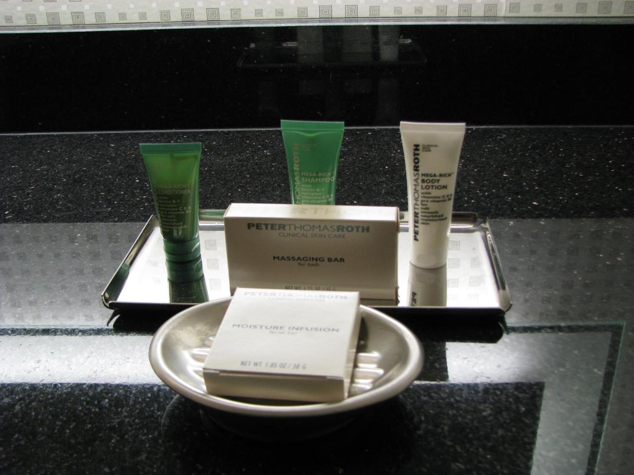 Suites at Elara Las Vegas Center Strip-No Resort Fees photo 4