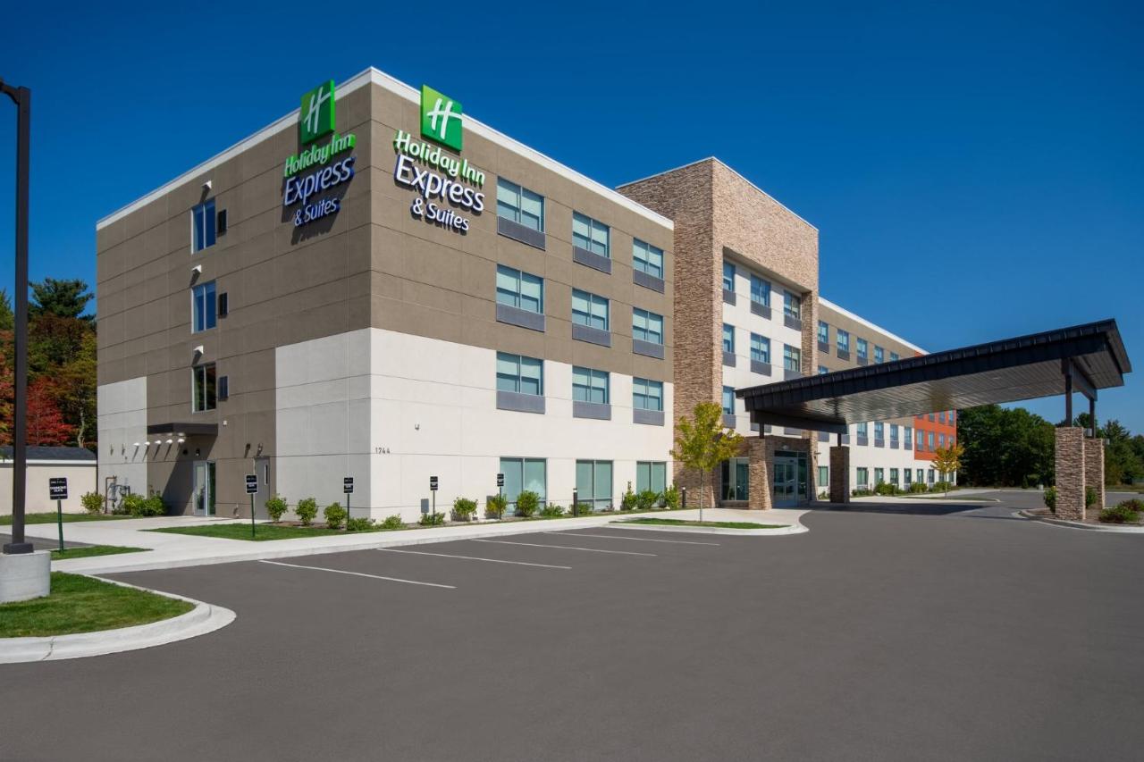 Holiday Inn Express And Suites Muskegon Grand Heaven By IHG